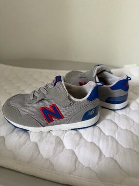 New Balance Kids Gray & Blue Sneakers with Red Logo